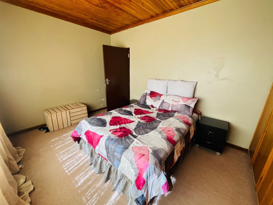3 Bedroom Property for Sale in Molifi Tau Kloof Free State